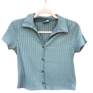 Collard crop shirt